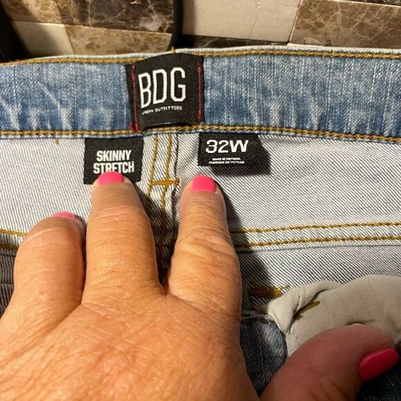 BDG Jeans  - Picture 5 of 5